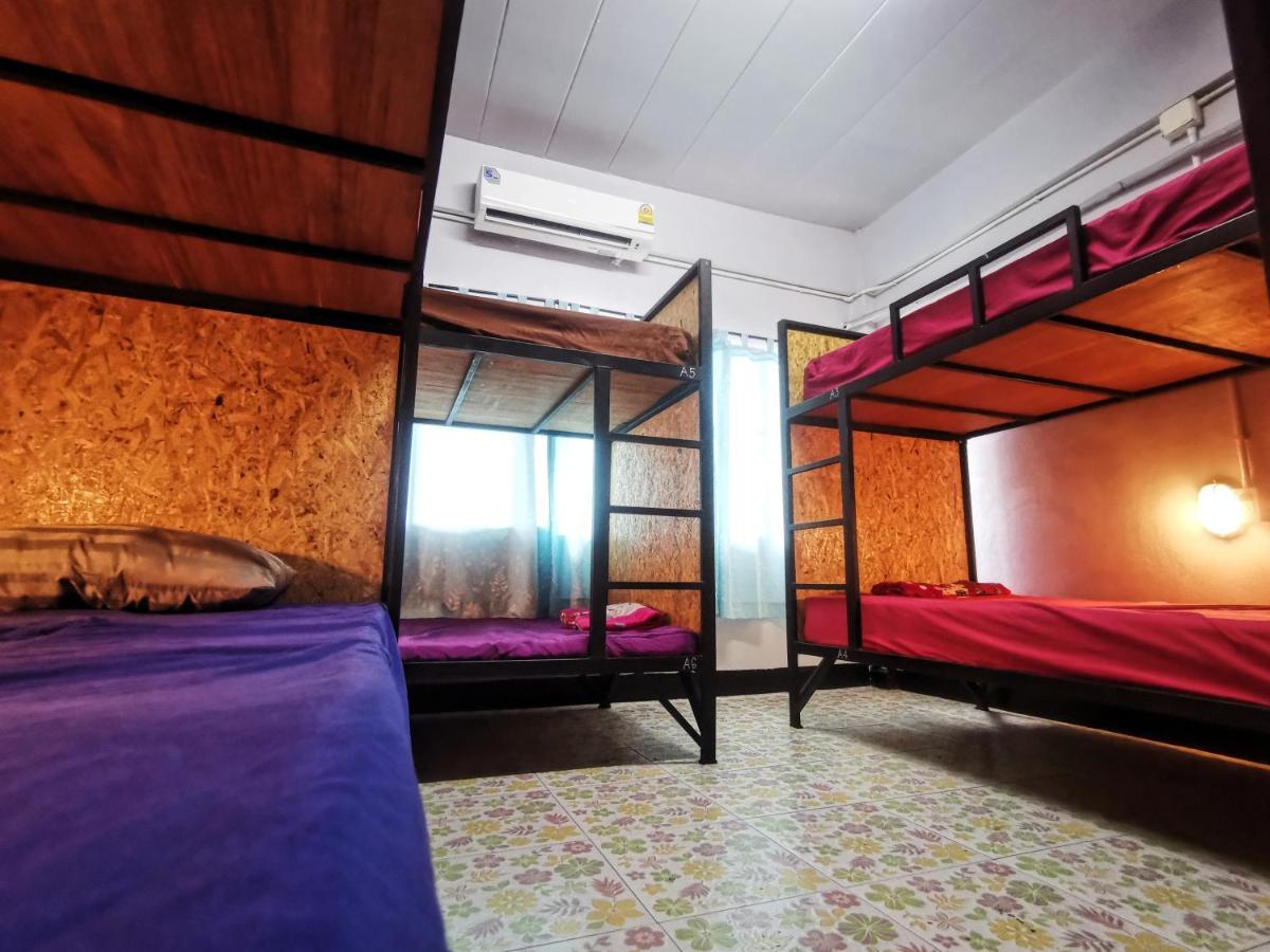 Asleep Hostel Kanchanaburi Exteriér fotografie